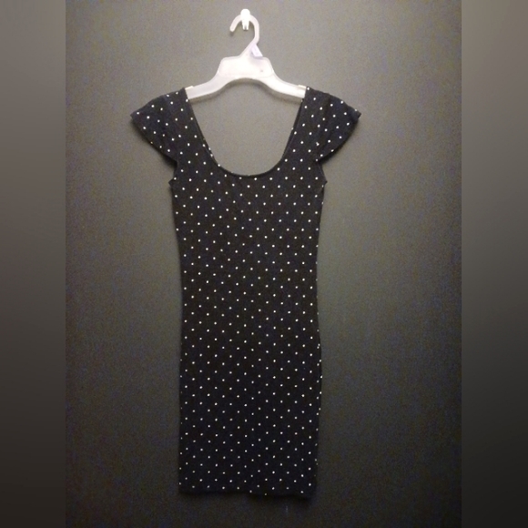 Forever 21 Dresses & Skirts - Forever 21 small black and white polka dot womens dress